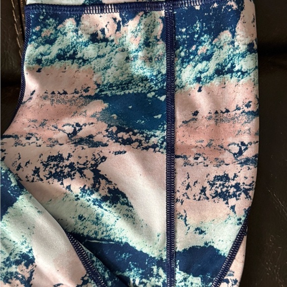 Women’s Tek Gear Dry Tek Water Colored Leggings, Size Small - Picture 2 of 4